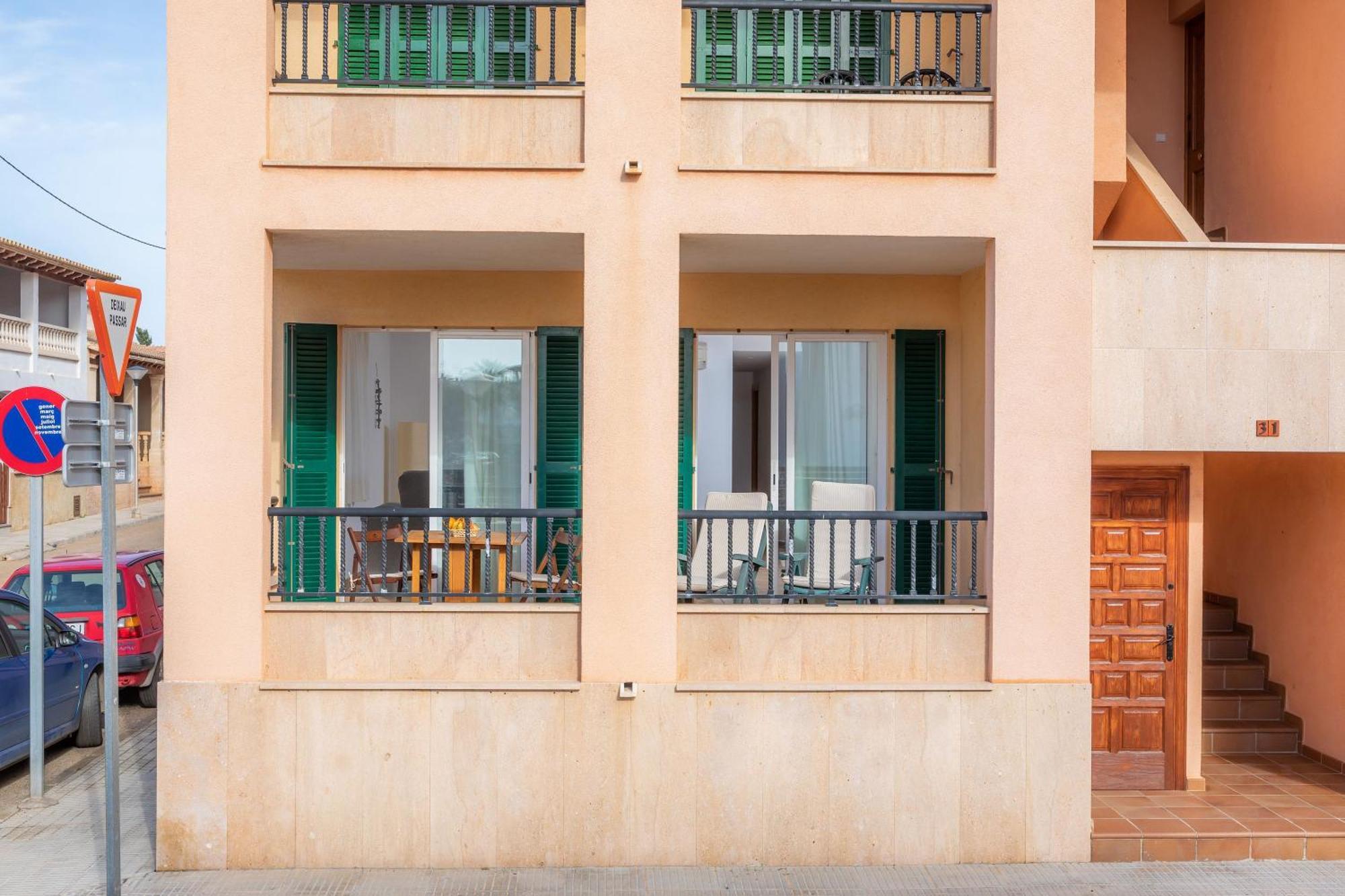 Casa Vivers * Colònia de Sant Pere
